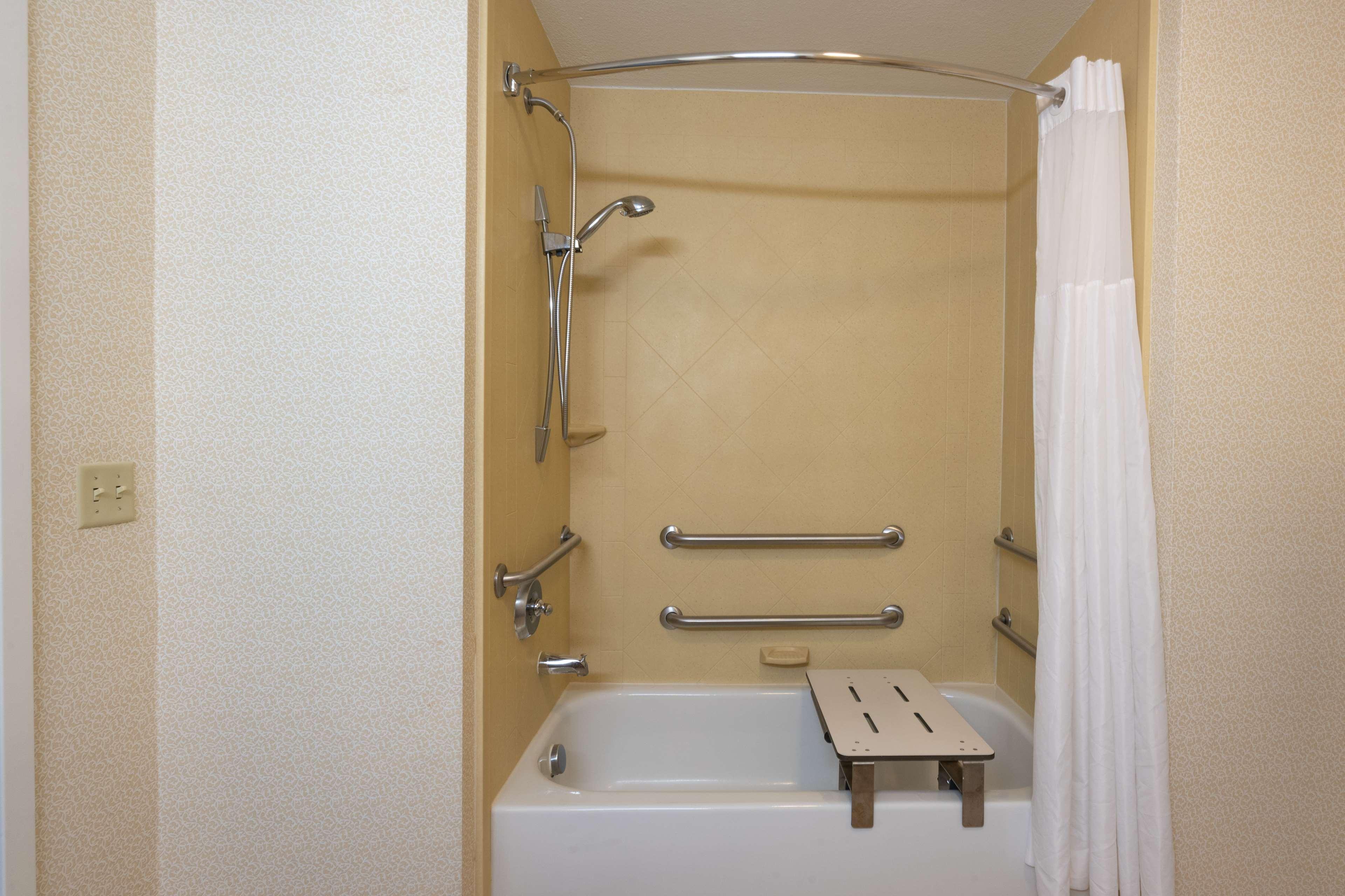 Hotel Hampton London-north, Ky 3*