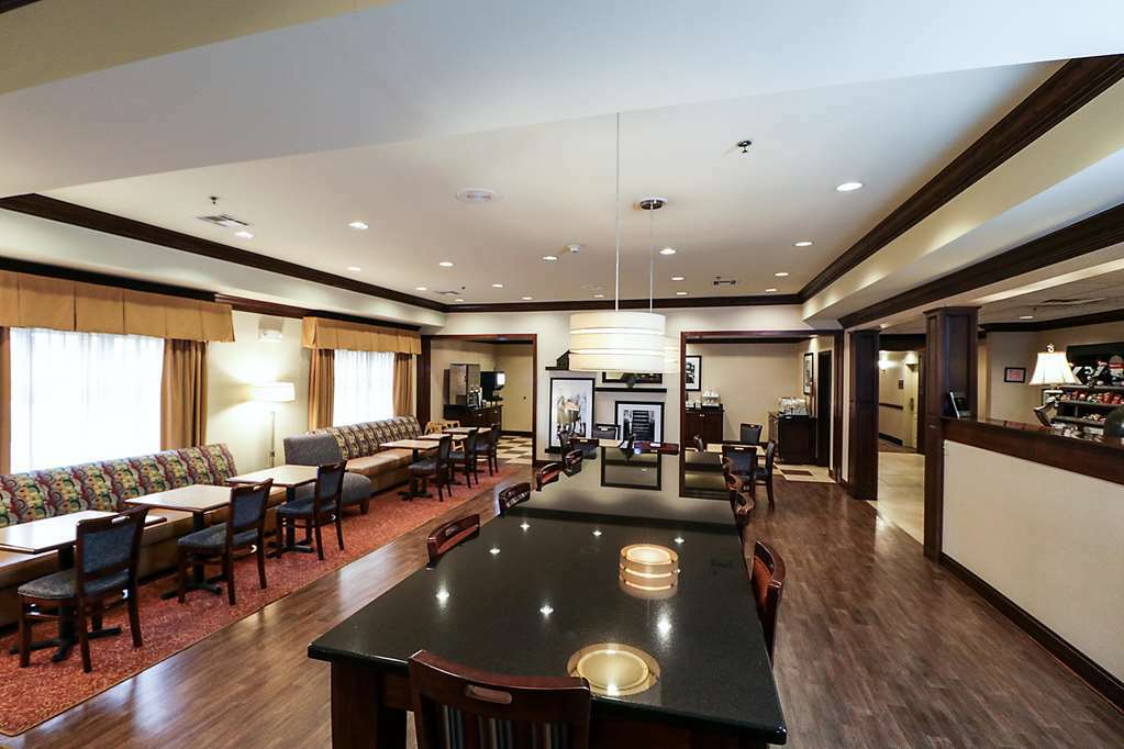 Hotel Hampton London-north, Ky 3*